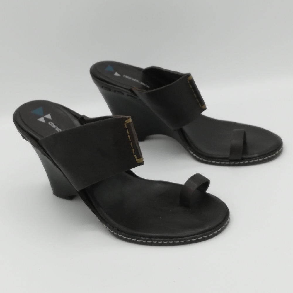 DaniBlack Leather Wedge Sandals Brown Slip On Comfort Heels Women’s 6M